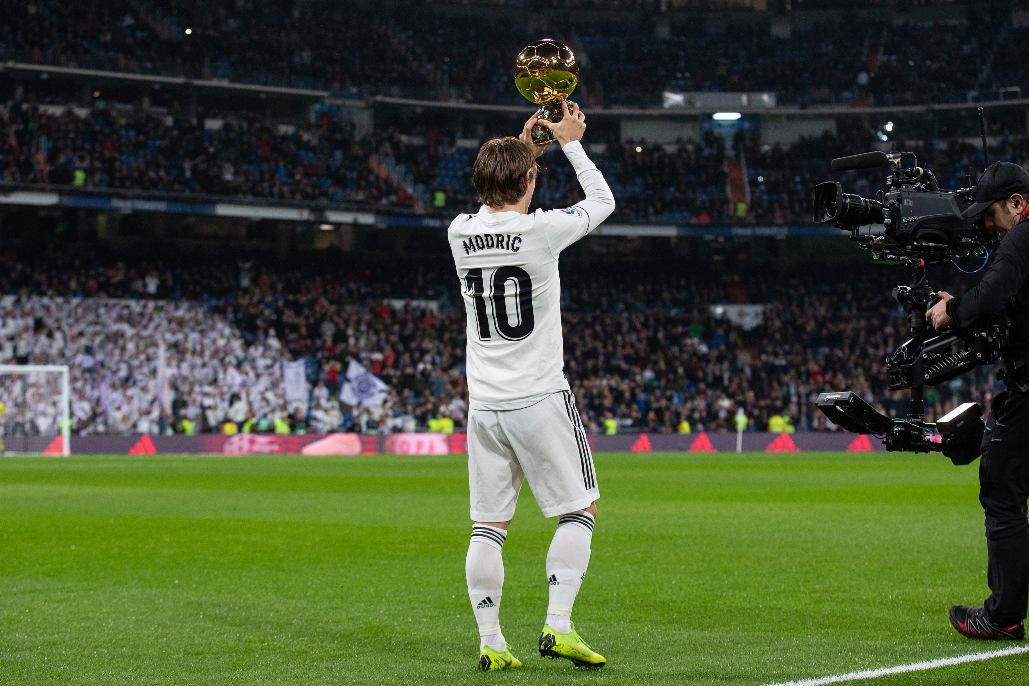 阿德巴约：斯波没拿最佳主教练是政治因素，他们想推特定的人