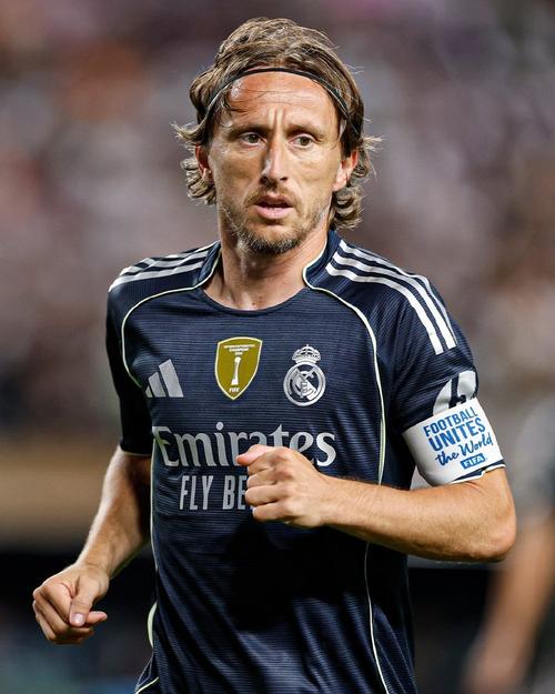 TA：图赫尔战术实验喜忧参半，贝林厄姆主导进攻渐入佳境