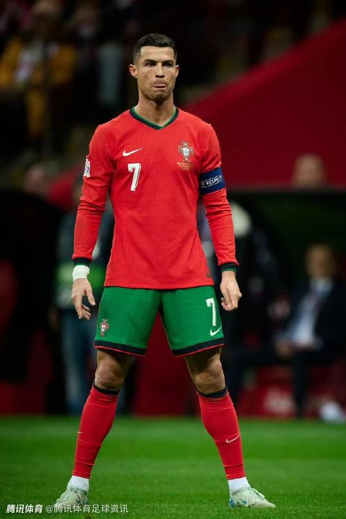 杜兰特关键三分，锁定比赛胜利