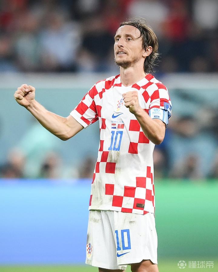 孙兴慜热刺告别战被换下场的时刻